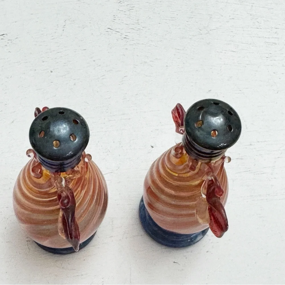 Gorgeous Vintage Hand Blown Art Glass Cranberry Swirl  Salt & Pepper Shakers - Picture 6 of 12